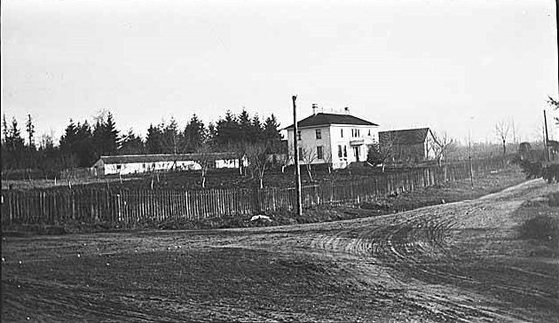 #29 Baker house and outbuildings, Bellevue, 1913