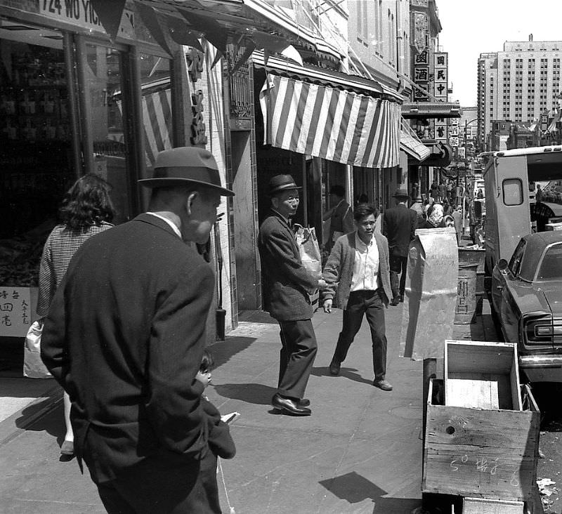 #9 Sidewalk scene, Jackson Street between Stockton and Grant, Chinatown, San Francisco, 1972