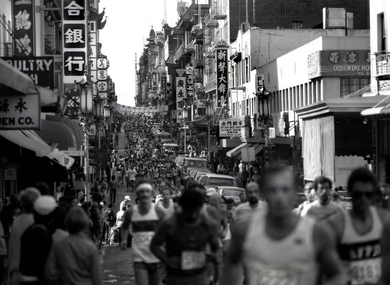 #25 San Francisco Marathon, Grant and Pacific, Chinatown, San Francisco, 1982