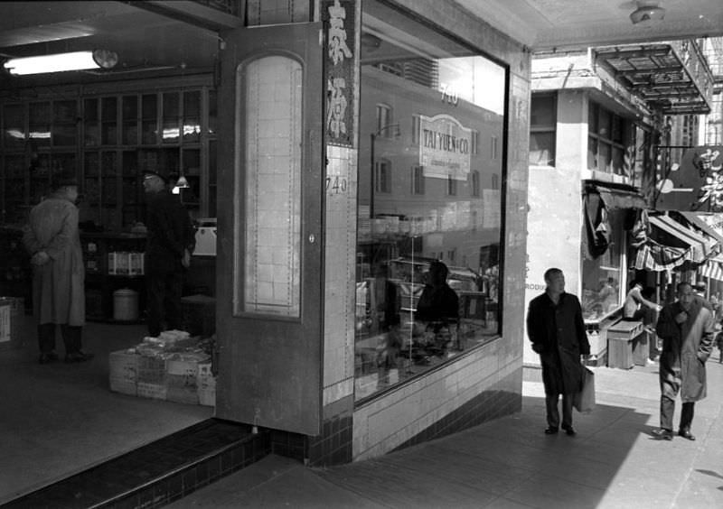 #6 Tai Yuen Co., 740 Jackson Street, Chinatown, San Francisco, 1969