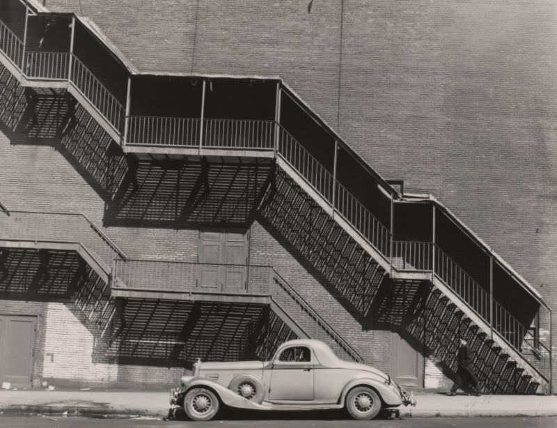 #24 Mr. Perkins’ Pierce Arrow, Harlem, 1946