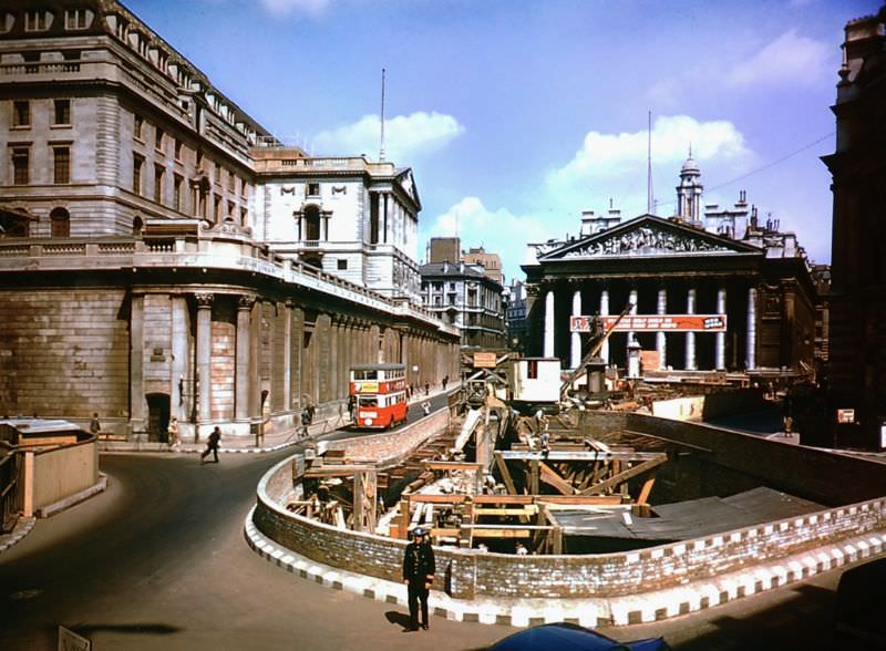 #12 Rebuilding London during the Blitz, 1940