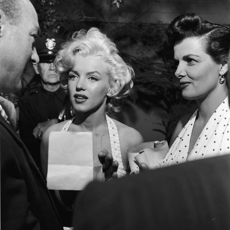 Marilyn Monroe and Jane Russell at Their Imprint Ceremony at Grauman’s Chinese Theatre in 1953 Cele