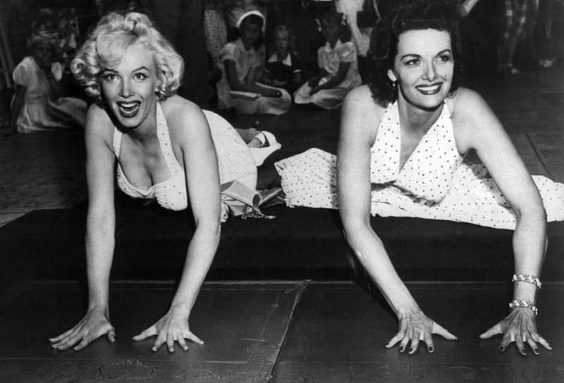 Marilyn Monroe and Jane Russell at Their Imprint Ceremony at Grauman’s Chinese Theatre in 1953 Cele