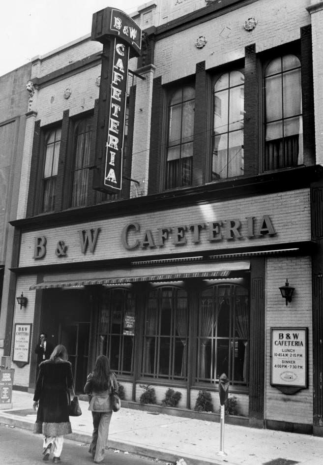 #33 B&W Cafeteria announces it is closing, 1976 November 10