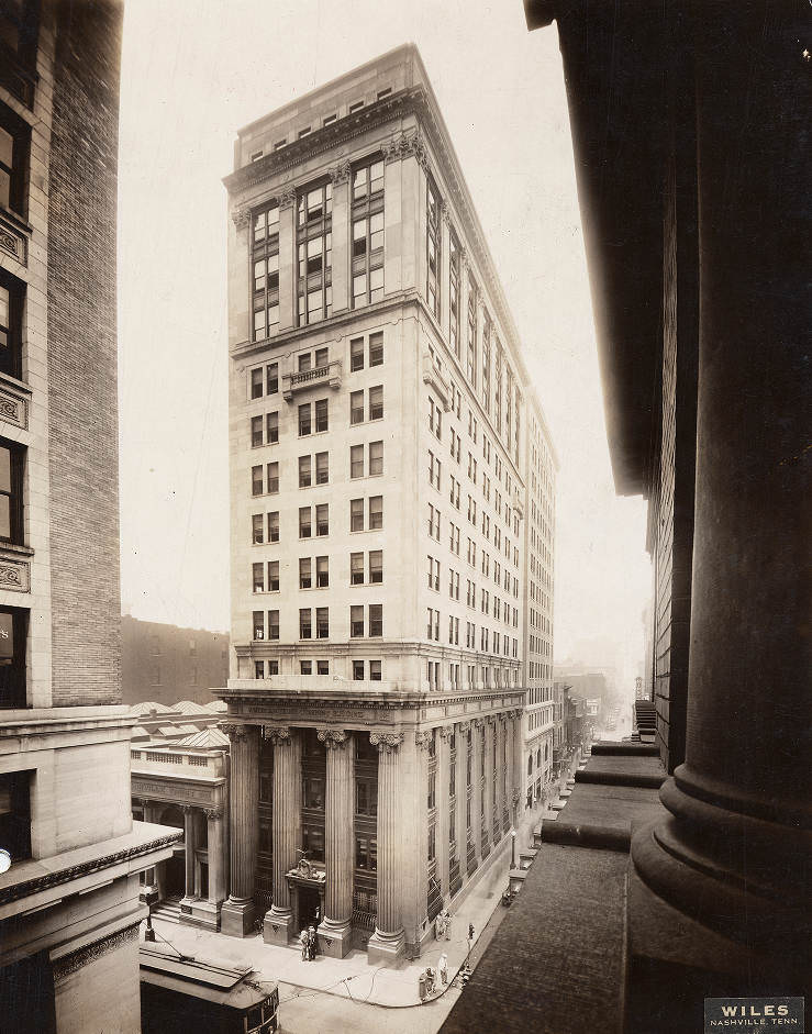 #27 American Trust Building, corner of Third Avenue and Union Streets, Nashville, 1925