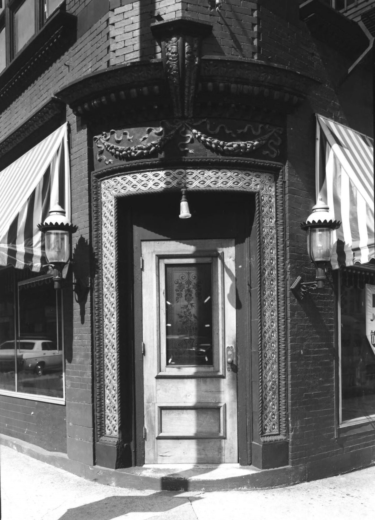 #16 Silver Dollar Saloon, 1970