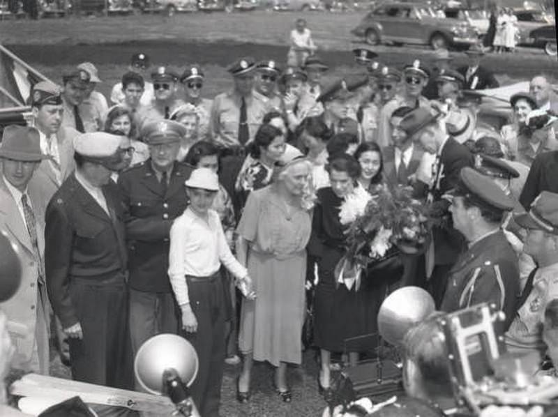 #52 General Douglas and Jean Faircloth MacArthur and son visit Murfreesboro, Address at Middle Tennessee State College, 1951