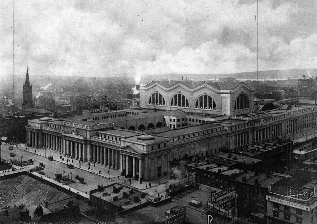 #33 Pennsylvania Station and Avenue in New York, modelled on the Baths of Coracalla.