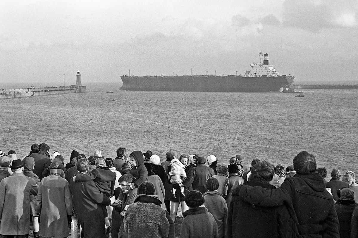 #11 The crowds are out in force at Tynemouth to see the departure of the ‘Esso Northumbria’ on 9th February 1970, the first of the ‘supertankers’ to be built on the Tyne