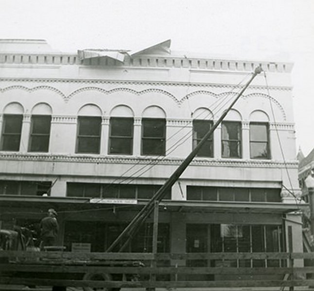 #34 Reed Building after the 1949 Olympia earthquake, 1949