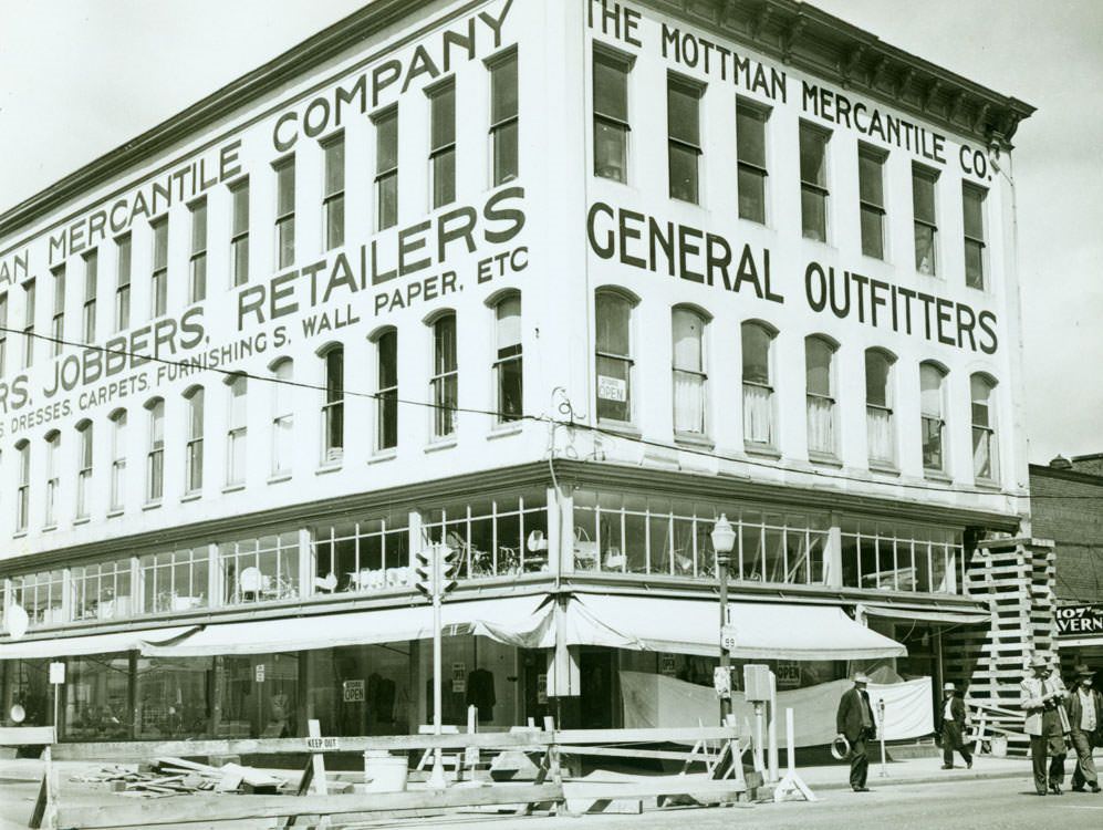 #39 Mottman Store after 1949 earthquake