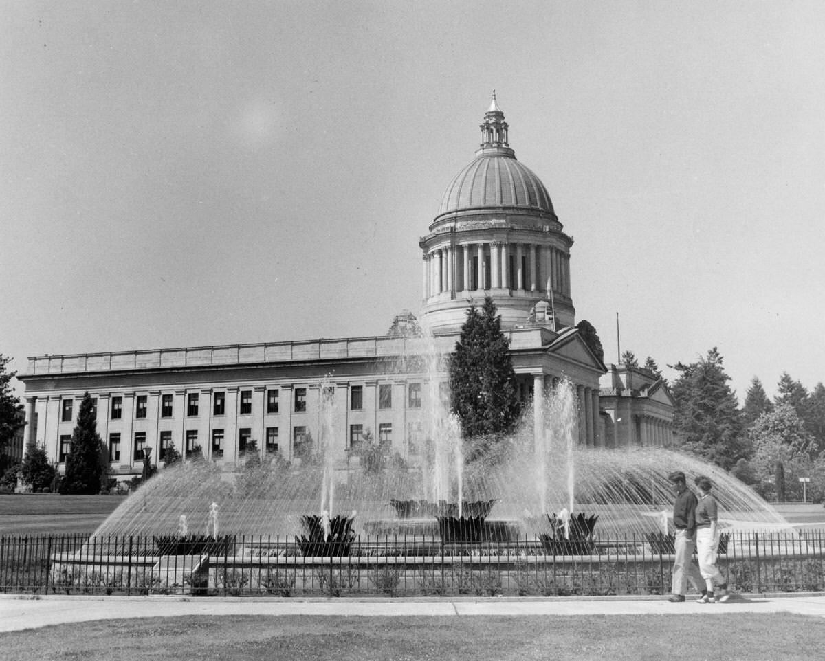 #10 Tivoli Fountain and Legislative Building, 1954