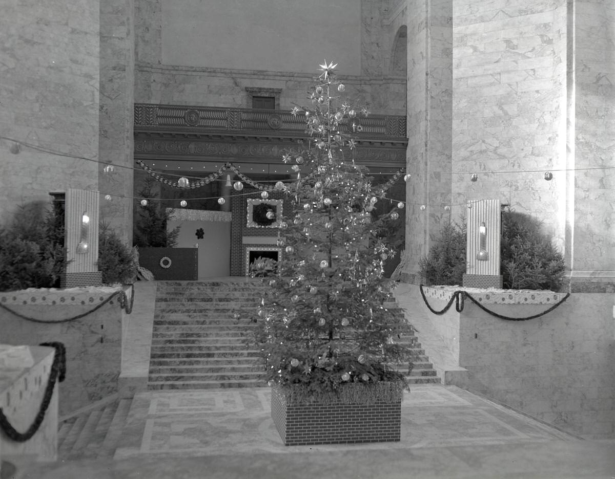 #13 Christmas tree in the Legislative Building rotunda, 1959