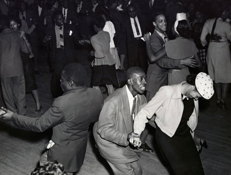 #10 Couples dancing, 1940s.