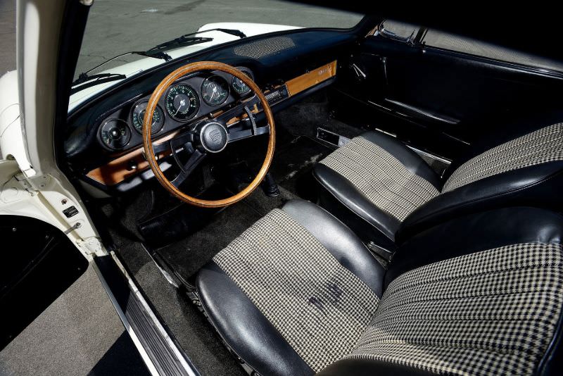 Stunning Photos of the 1966 Porsche 911 Luxury Sports Car Inventions