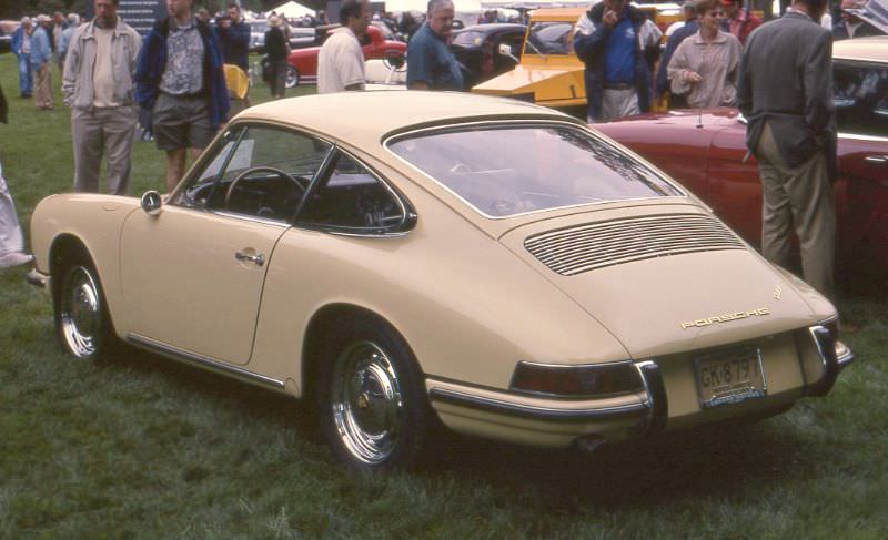 Stunning Photos of the 1966 Porsche 911 Luxury Sports Car Inventions