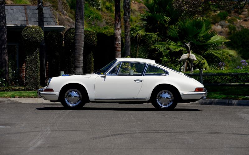 Stunning Photos of the 1966 Porsche 911 Luxury Sports Car Inventions