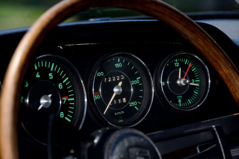 Stunning Photos of the 1966 Porsche 911 Luxury Sports Car Inventions