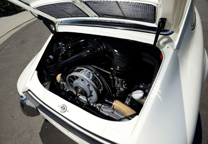Stunning Photos of the 1966 Porsche 911 Luxury Sports Car Inventions