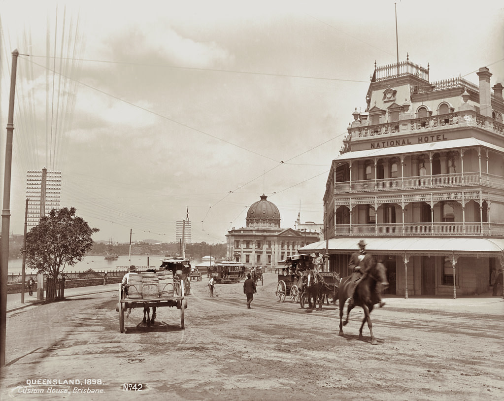 #51 Petrie Bight showing National Hotel and Customs House, Brisbane, 1898