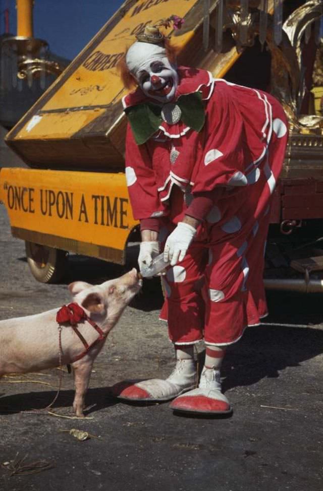 #21 Clown Felix Adler