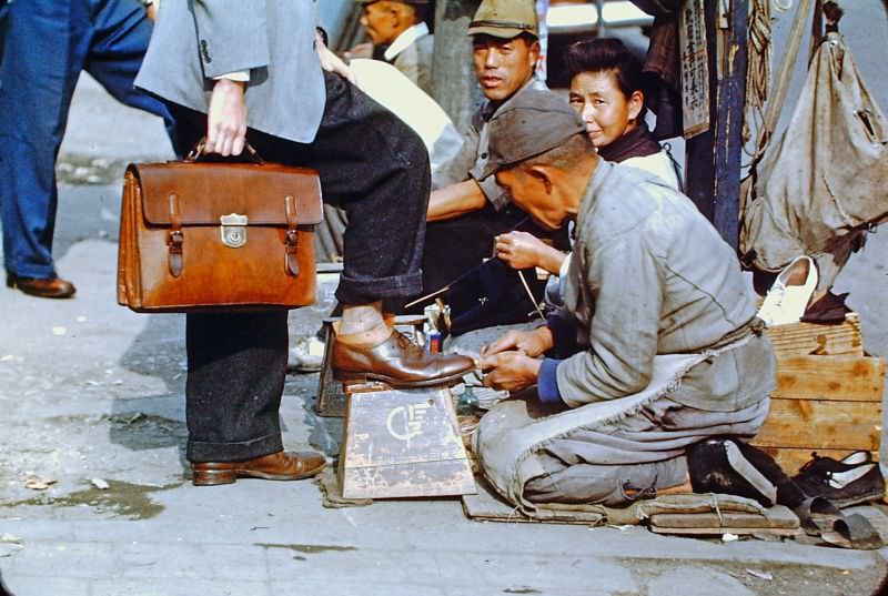 #102 Tokyo street scenes, 1950