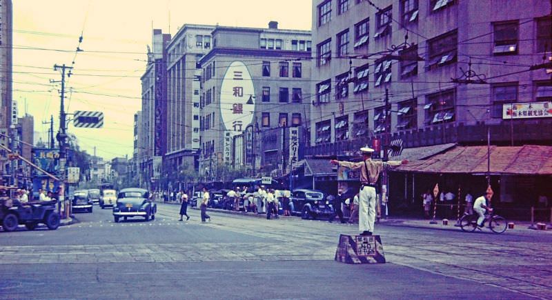 #106 Tokyo street scenes, 1950
