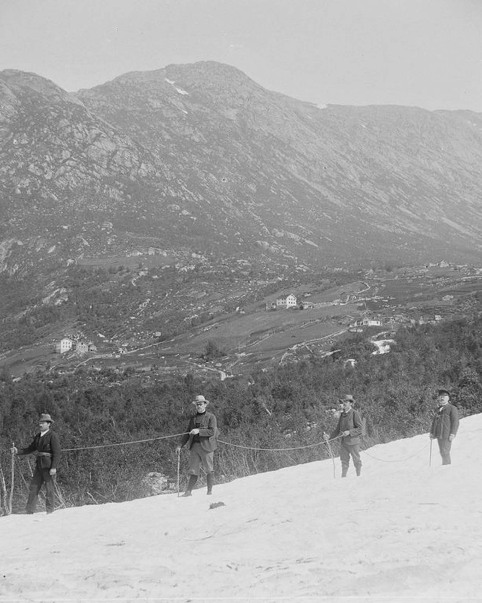 #20 Glacier hikers in Fåberg, Jostedalen.