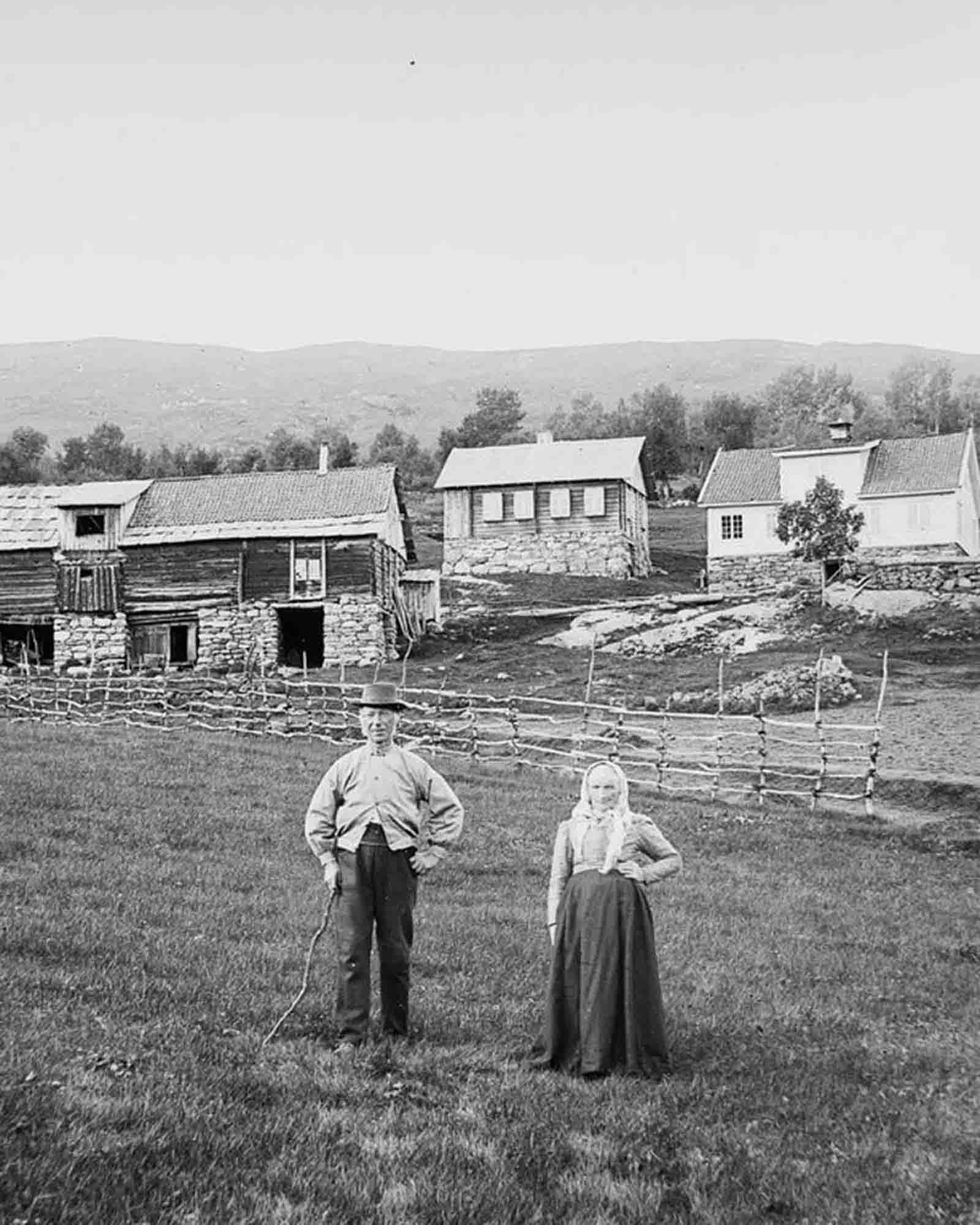 #37 Johannes Gjerde and Marta Tuftene at the Resaland farm in Sogndalsdalen.