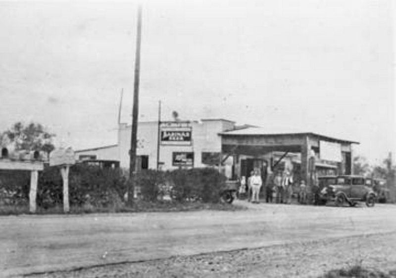 #139 Exterior of Mechler’s Shell Service Station, Castroville Road and 34th Street, San Antonio, 1935