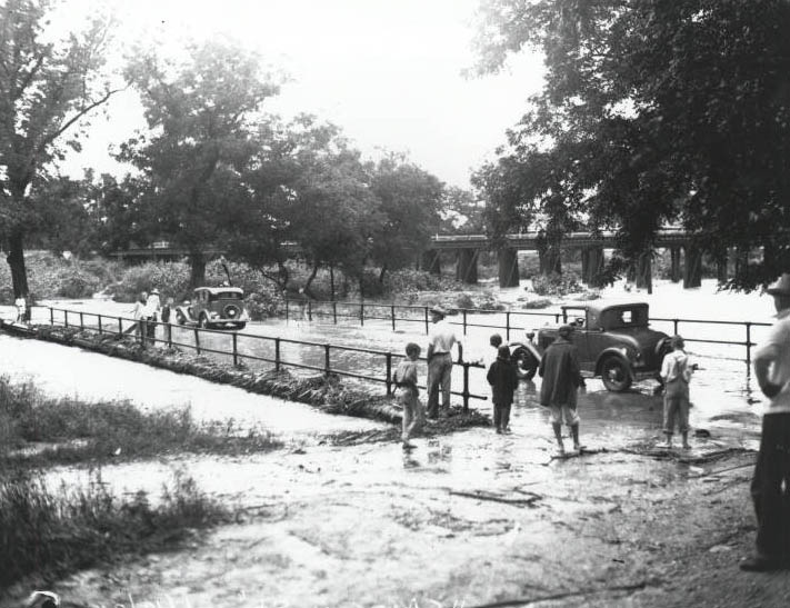 #141 San Antonio River flood photographs, 1935