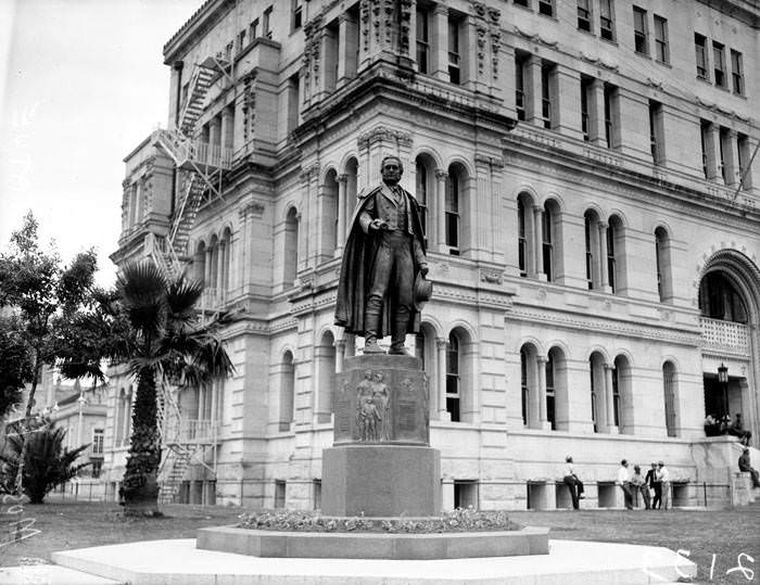 #208 Moses Austin statue in Military Plaza, 1939