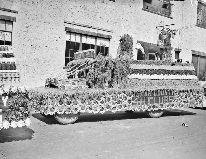 #57 Floats in the 1937 Battle of Flowers Parade,1939
