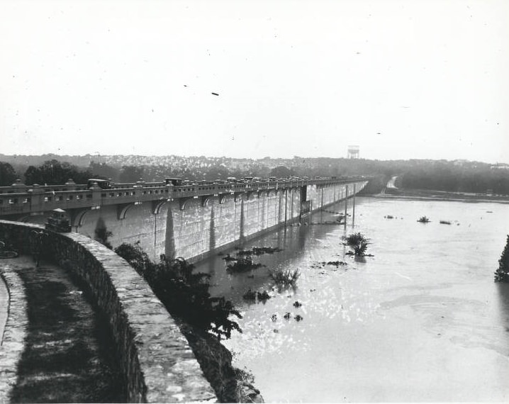 #66 San Antonio River flood photographs, 1935