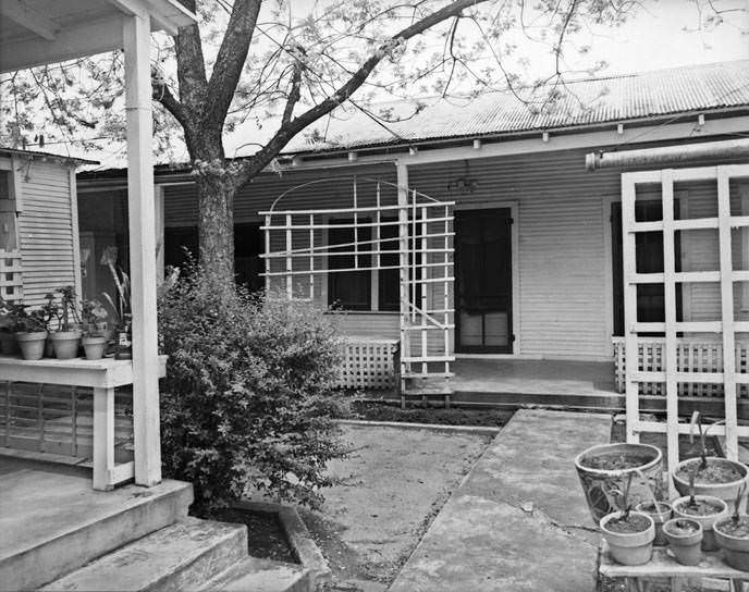 #68 One-story frame apartment house, 811 1/2 W. Travis Street, San Antonio, 1938