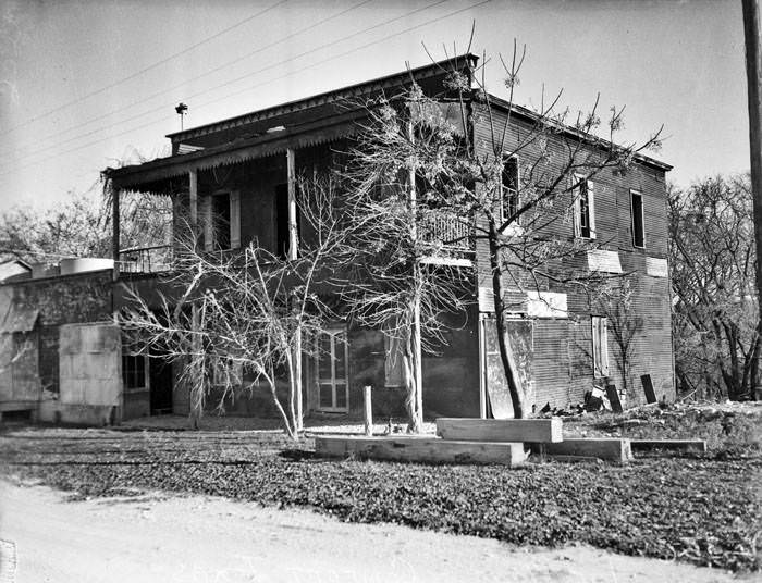 #79 Ice plant near Comfort, 1939