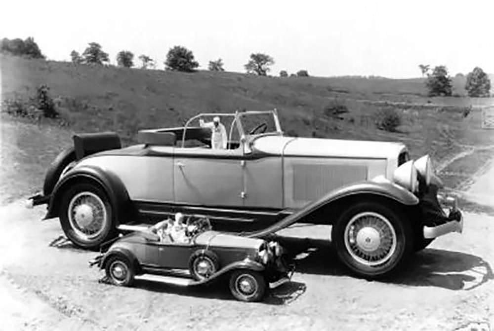 The World’s Biggest Car: Stunning Historical Photos of Studebaker’s Giant 1931 President Roadster Ve