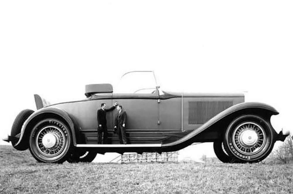 The World’s Biggest Car: Stunning Historical Photos of Studebaker’s Giant 1931 President Roadster Ve