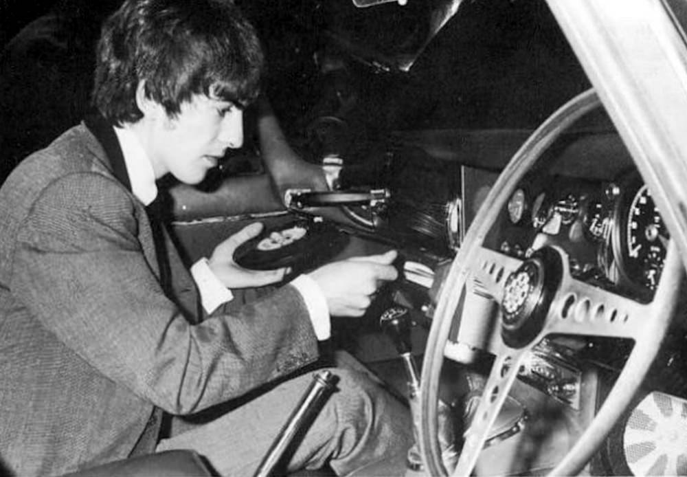 Highway Hi-Fi: When Cars had Built-in Vinyl Record Players Vehicles &; Transportation