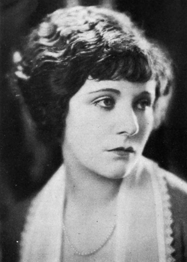 #31 Virginia Valli