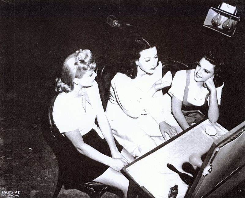 Fabulous Photos of Judy Garland, Hedy Lamarr and Lana Turner during the Filming of ‘Ziegfeld Girl (1941)