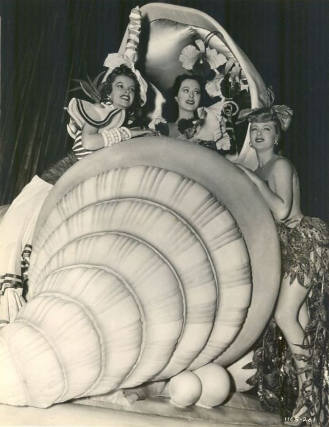 Fabulous Photos of Judy Garland, Hedy Lamarr and Lana Turner during the Filming of ‘Ziegfeld Girl (1941)