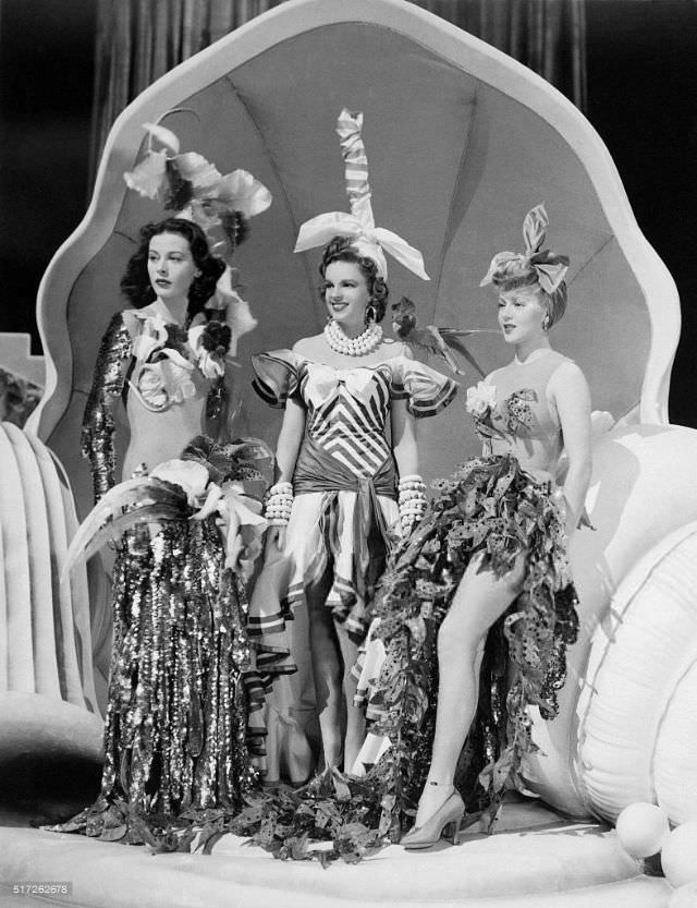Fabulous Photos of Judy Garland, Hedy Lamarr and Lana Turner during the Filming of ‘Ziegfeld Girl (1941)