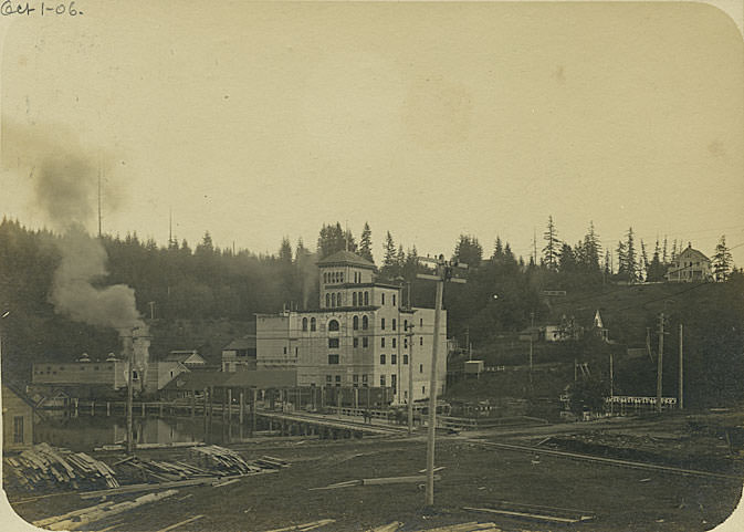 #48 Olympia Brewing Company brewhouse, first day railroad arrived, 1906