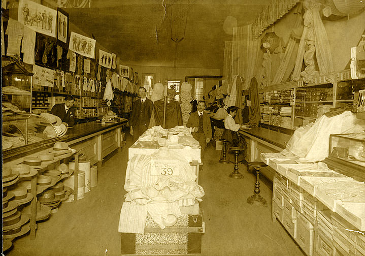 #76 Rosenthal store, Olympia, 1902