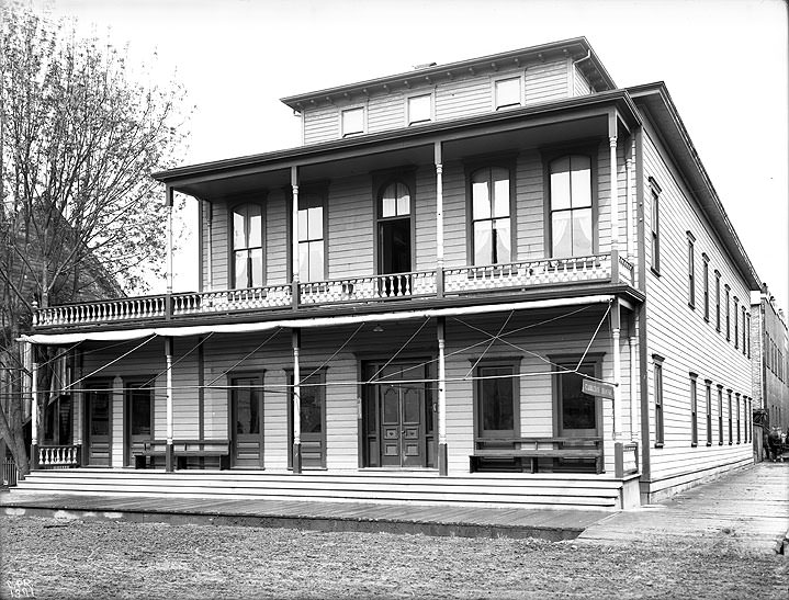 #83 Carlton House, Olympia, 1902