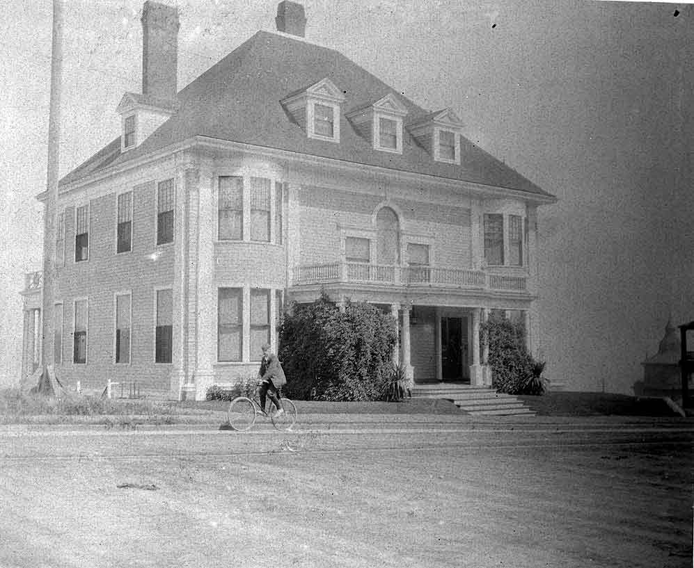 #42 Union Club Tacoma, 1897