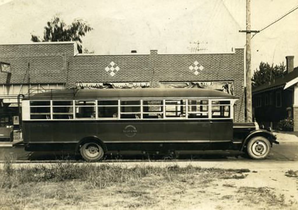 #44 Sumner Tacoma Stage Co. Inc. Blue Line bus, 1930