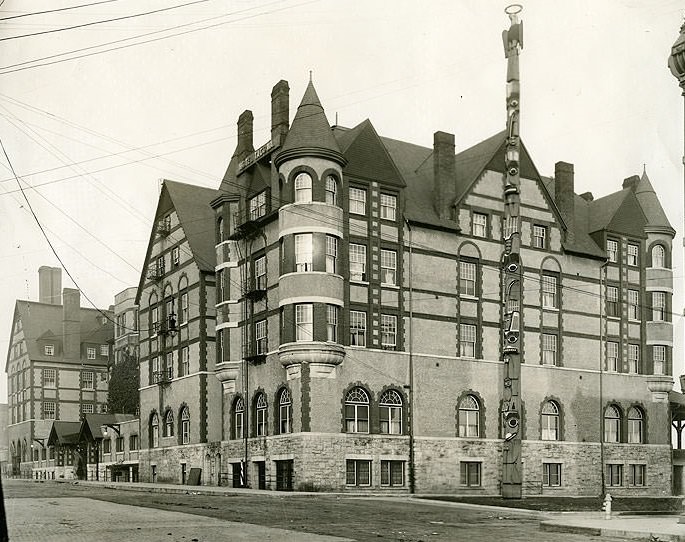#74 Tacoma Hotel and Totem Pole, 1912